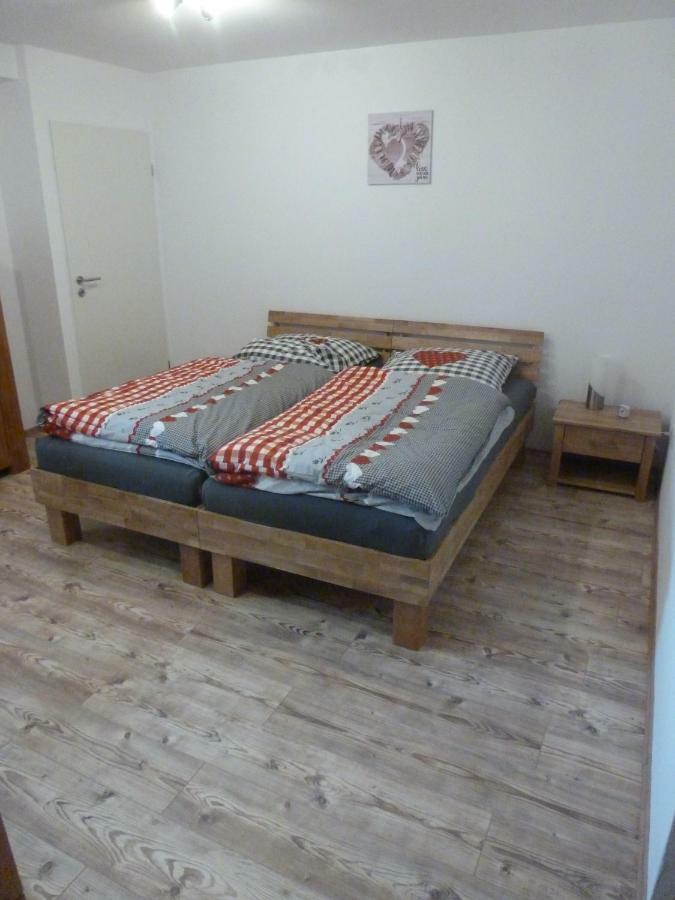 Ferienwohnung Eisele Heike Gunzburg Bagian luar foto